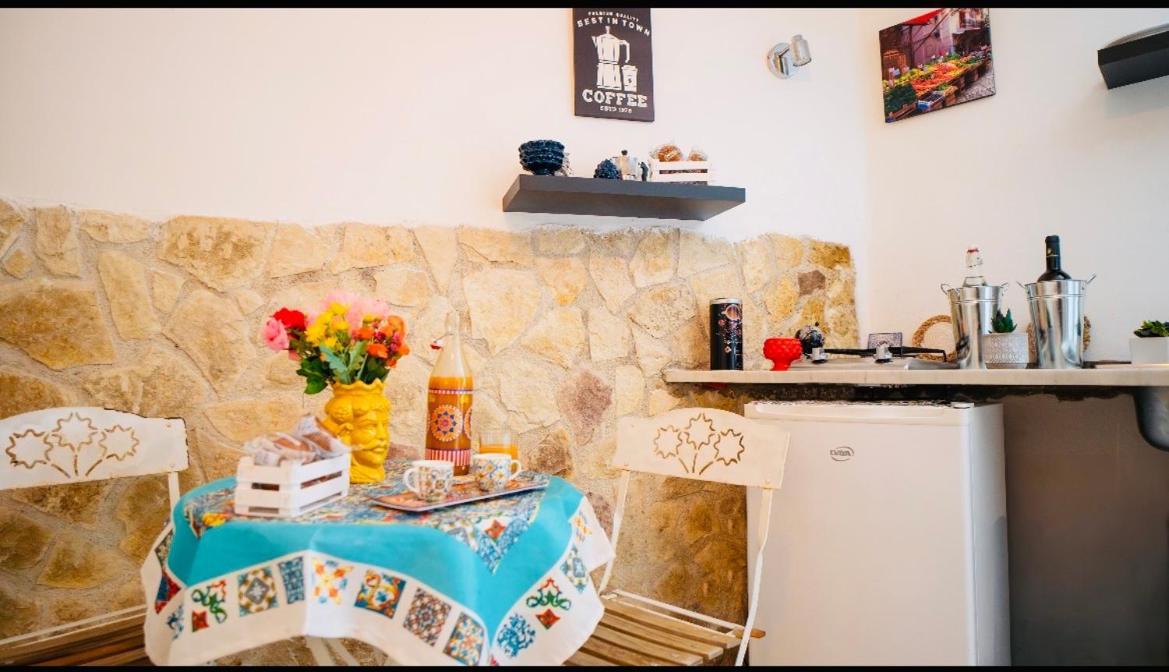 Albergheria Little Home Palermo Eksteriør billede